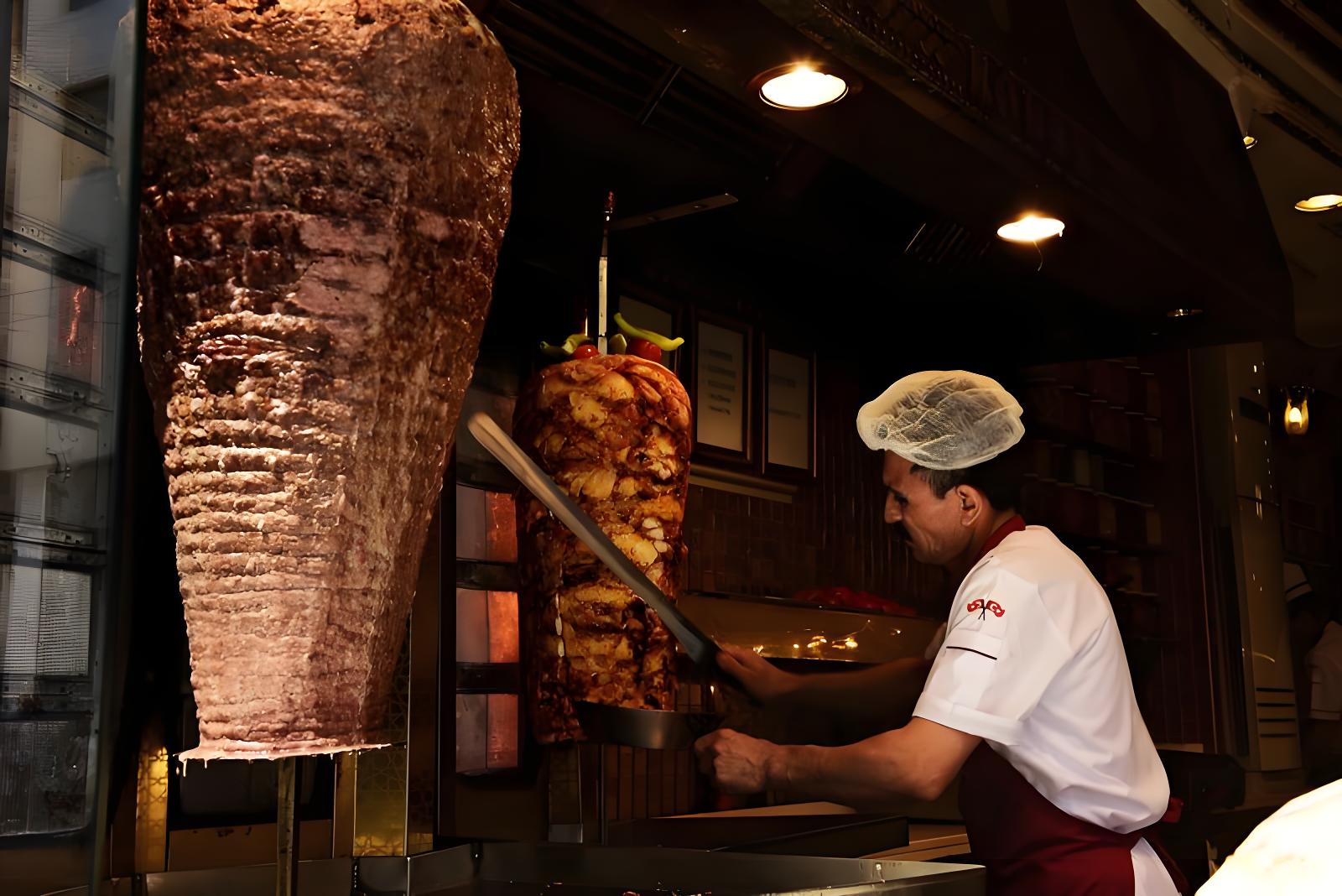 Kebab Turkish Doner: integrasi teknologi tradisional lan teknologi modern